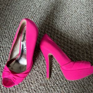 Deb hot pink heels size 8